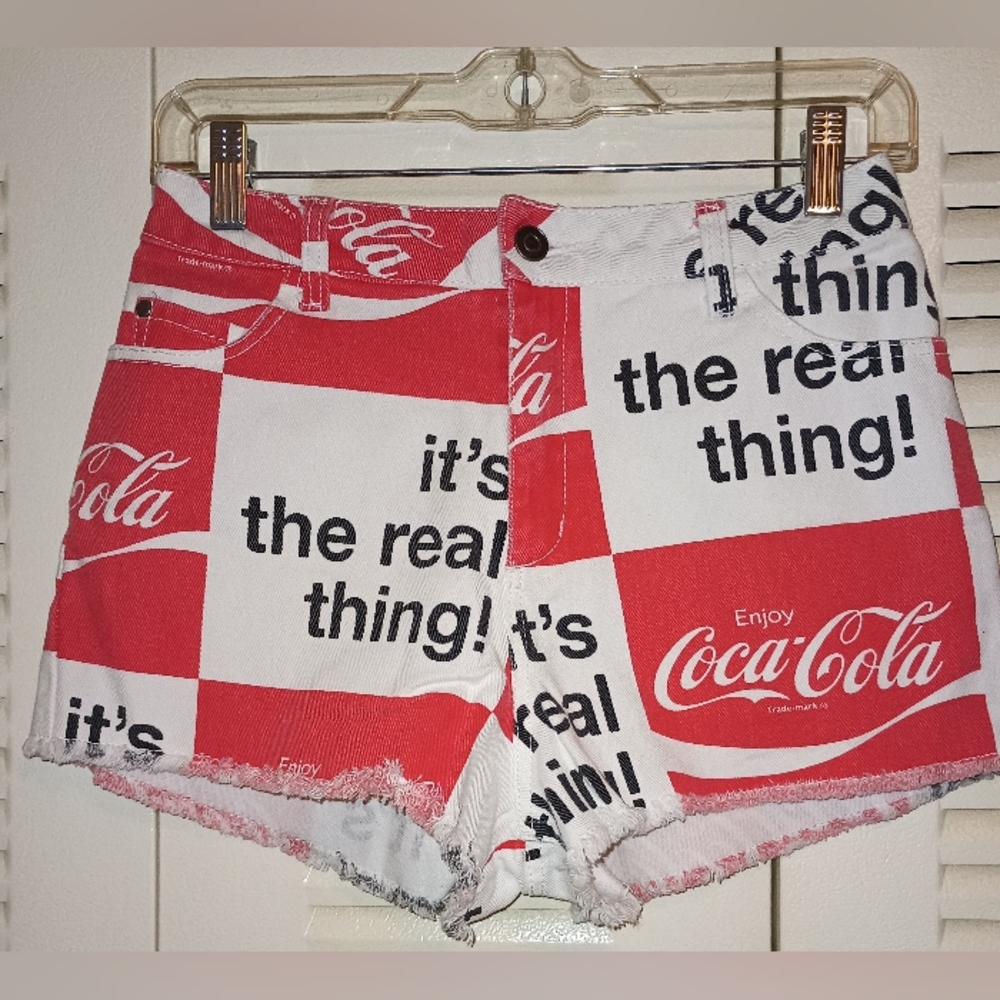 Red Black and White COCA COLA It's The Real Thing LOGO Shorts (S)